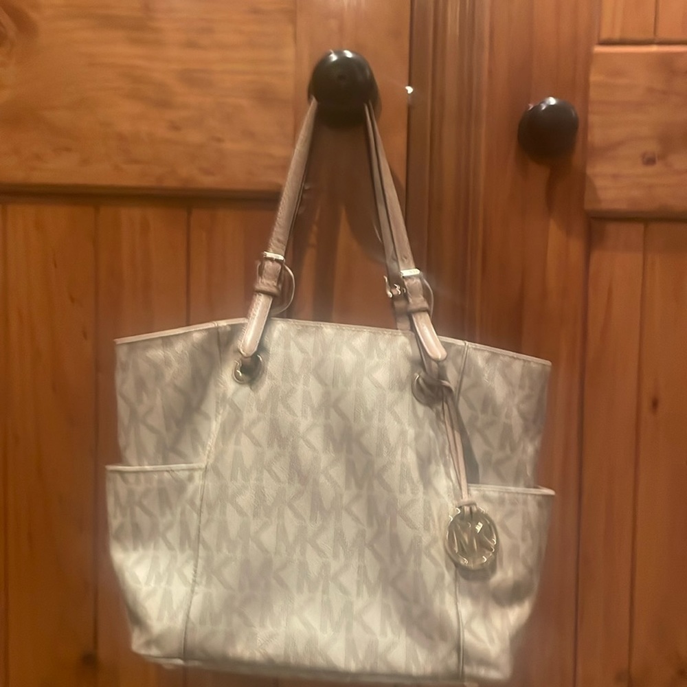 Michael Kors shoulder bag.  Excellent condition.